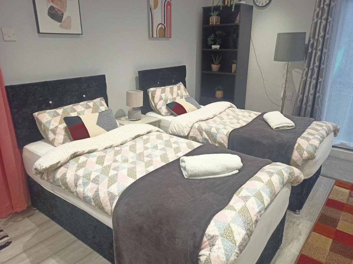 Homey Studio In Newport Perfect For Couples & Travelers Exterior foto