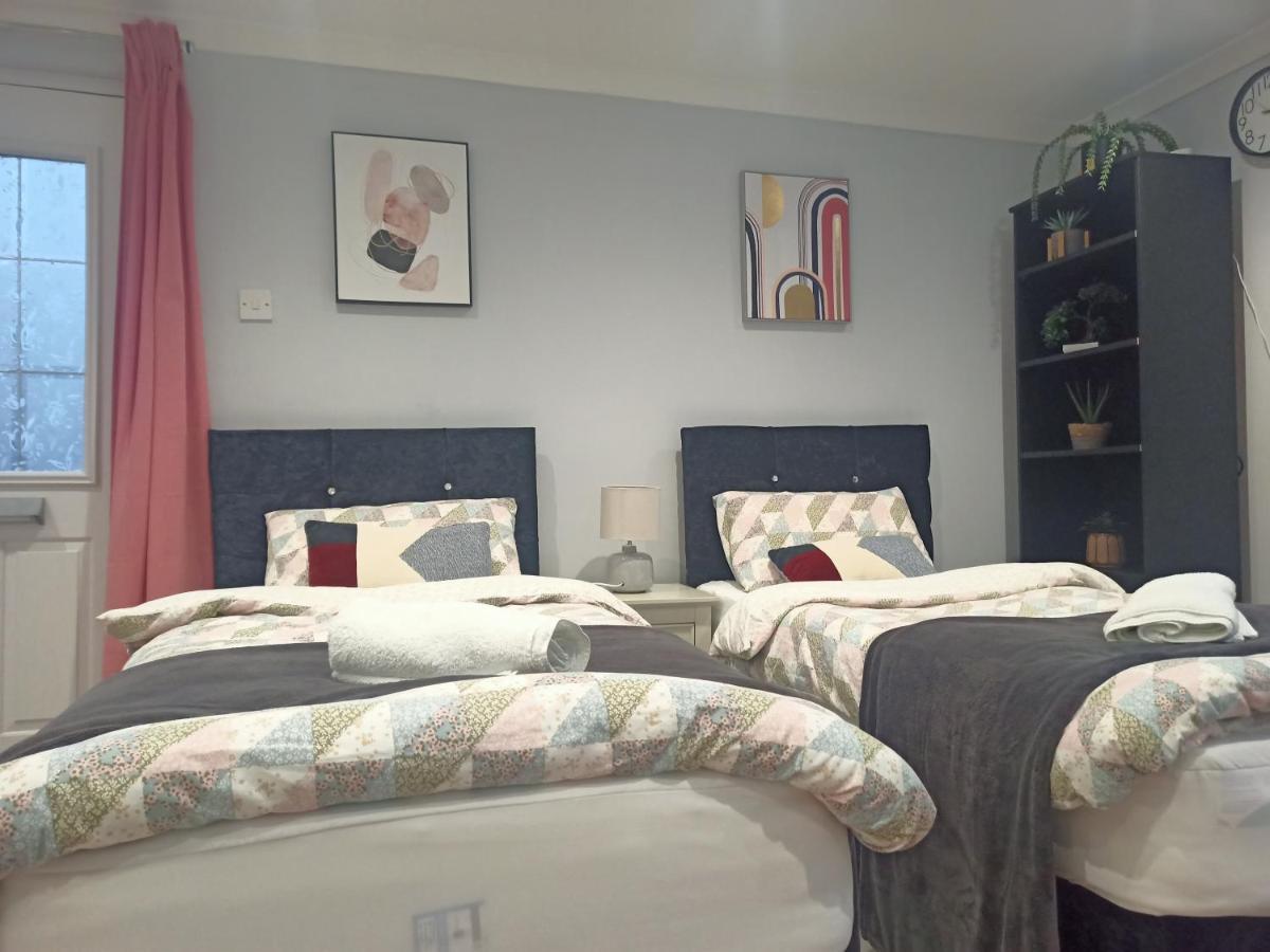 Homey Studio In Newport Perfect For Couples & Travelers Exterior foto