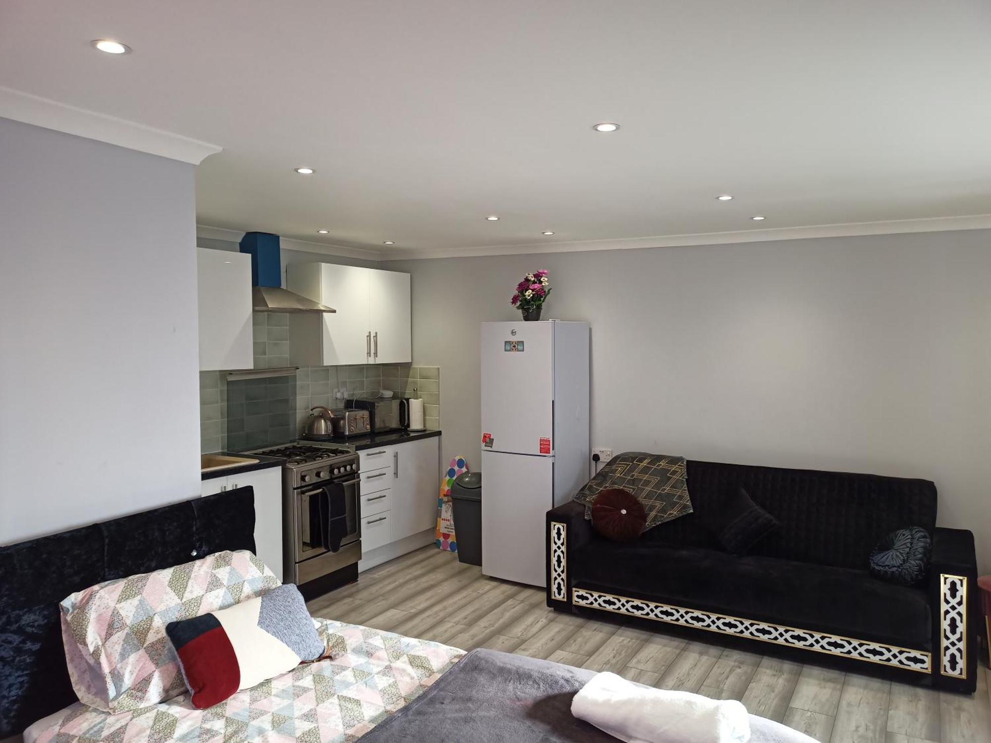 Homey Studio In Newport Perfect For Couples & Travelers Exterior foto